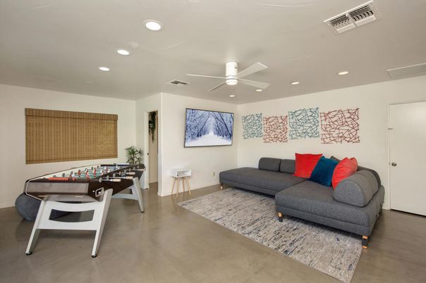 Game Room, Interior, Recessed Lighting