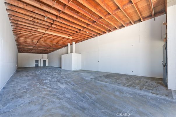 Empty room, Interior, Wooden Beams, Wooden Ceilings