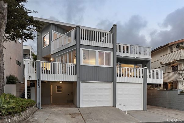 Attached, Exterior, Facade, Modern