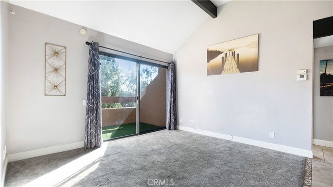 Empty room, Interior, Wooden Beams