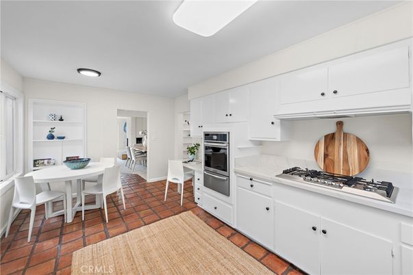 Dining room, Interior, Kitchen, Recessed Lighting, Stainless Steel Appliances