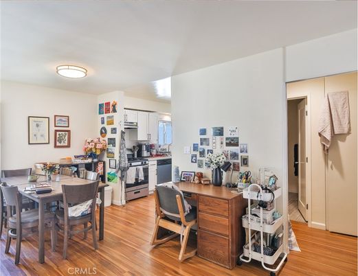 Dining room, Interior, Kitchen, Stainless Steel Appliances, Wood Texture Flooring