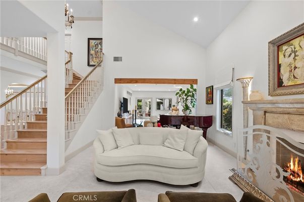 Fireplace, Interior, Living room, Piano, Recessed Lighting