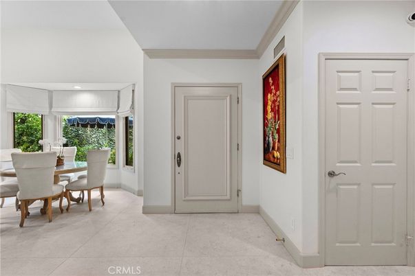 Dining room, Interior, Recessed Lighting