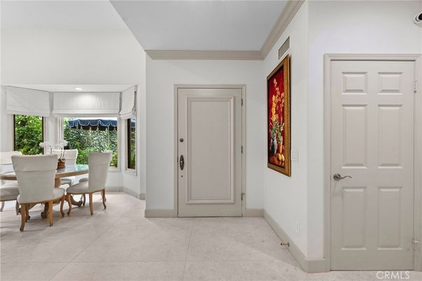 Dining room, Interior, Recessed Lighting