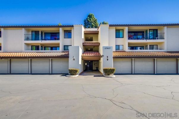 Attached, Exterior, Facade, Mediterranean