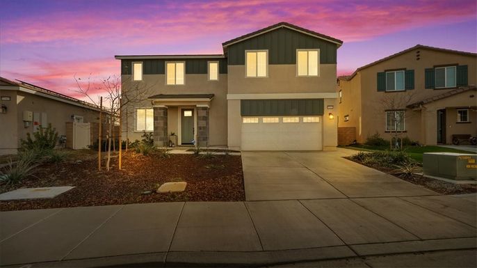 Attached, Exterior, Facade, Rowhouse