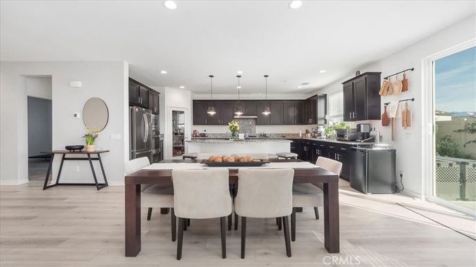 Dining room, Interior, Kitchen, Pendant Lights, Recessed Lighting, Stainless Steel Appliances, Wood Texture Flooring