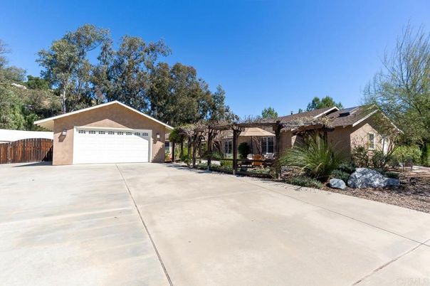 Backyard, Detached Garage, Exterior