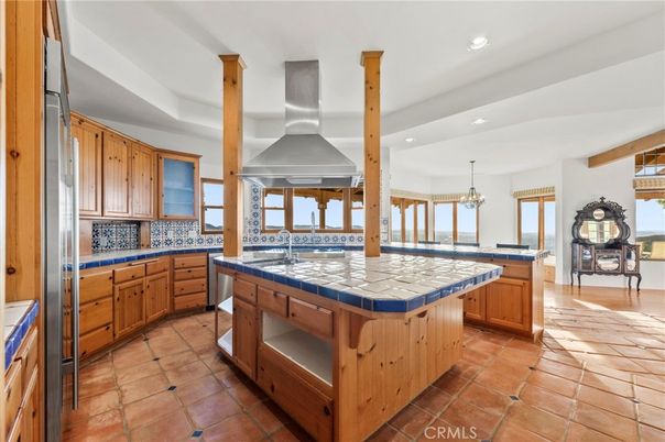 Chandelier, Interior, Kitchen, Pendant Lights, Recessed Lighting, Tile Countertops
