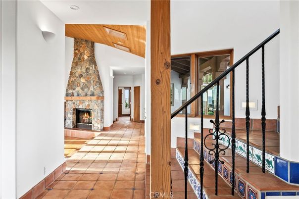 Fireplace, Interior, Recessed Lighting