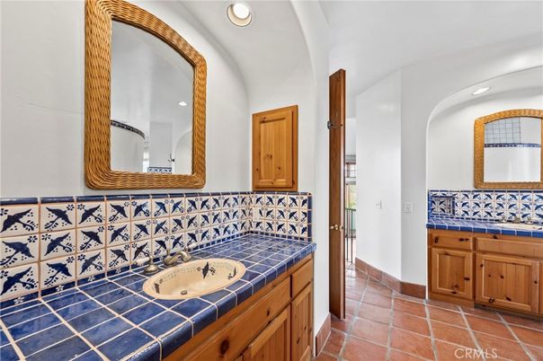 Bathroom, Interior, Recessed Lighting, Tile Countertops