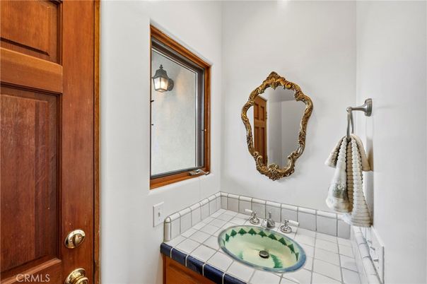 Bathroom, Interior, Tile Countertops