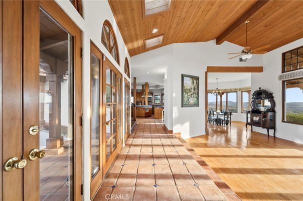 Chandelier, Dining room, Interior, Pendant Lights, Recessed Lighting, Wooden Beams, Wooden Ceilings, Wood Texture Flooring