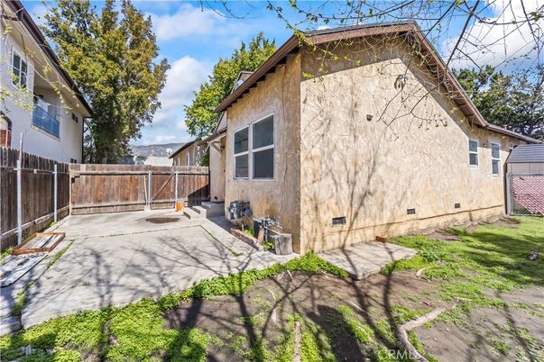 Backyard, Exterior