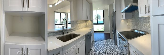 Interior, Kitchen, Recessed Lighting, Washer