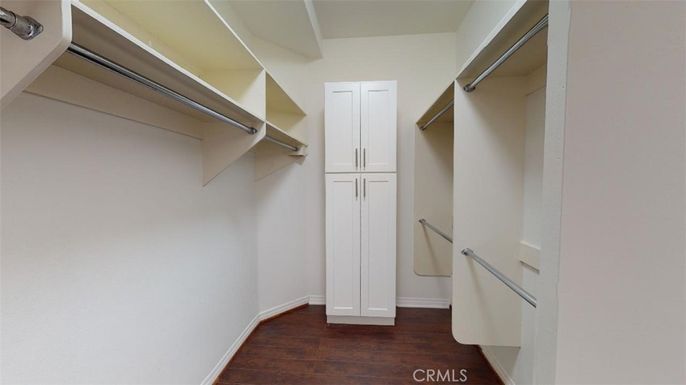 Interior, Walk-in Closets, Wood Texture Flooring