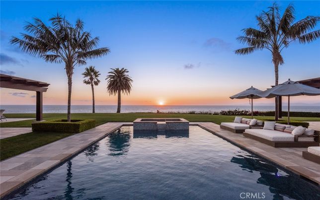 Exterior, Pool, Water