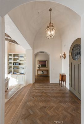 Interior, Pendant Lights, Wood Texture Flooring
