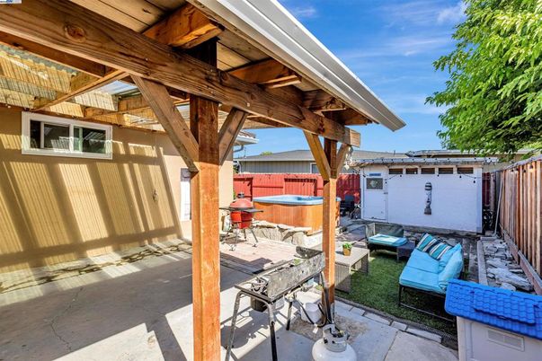 Exterior, Hot Tub