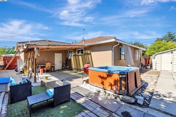 Exterior, Hot Tub
