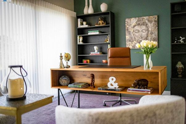 Home Office, Interior