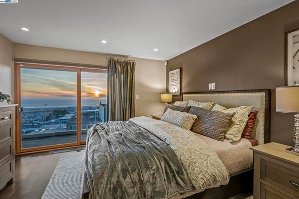 Bedroom, Interior, Recessed Lighting, Water