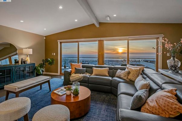 Interior, Living room, Recessed Lighting, Water