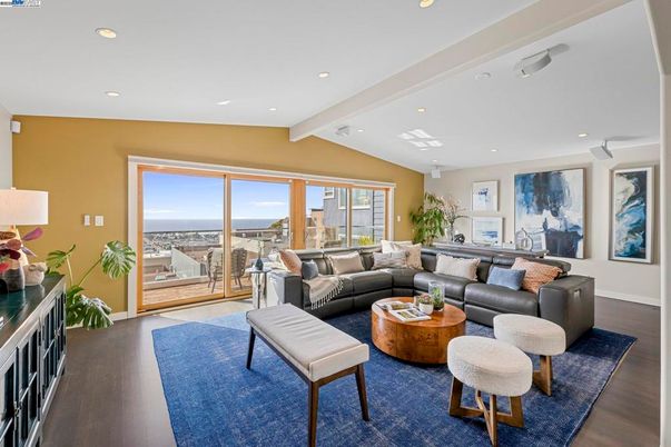 Interior, Living room, Recessed Lighting, Water, Wood Texture Flooring