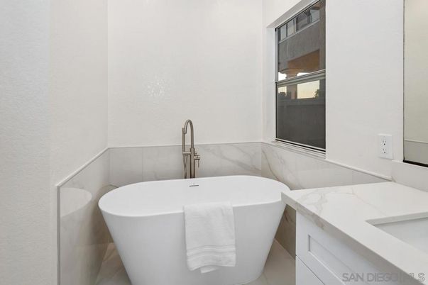 Bathroom, Free Standing Baths, Interior