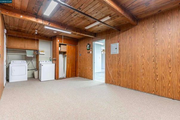 Empty room, Interior, Washer, Wooden Beams, Wooden Ceilings, Wooden Walls