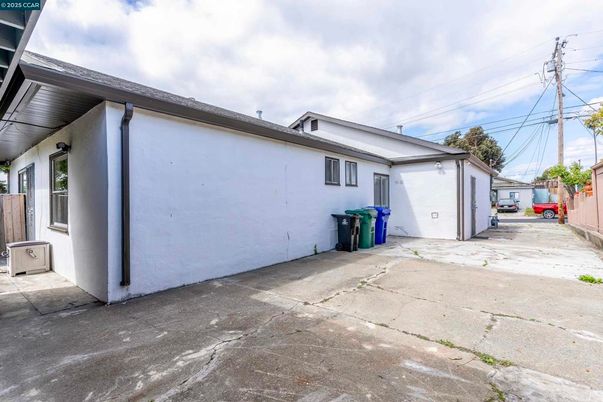 Detached Garage, Exterior
