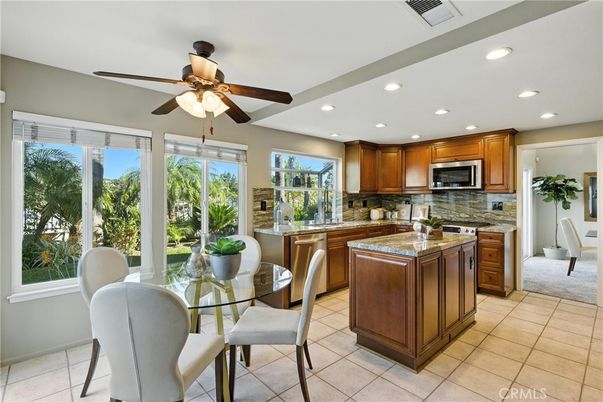 Dining room, Interior, Kitchen, Recessed Lighting, Stainless Steel Appliances