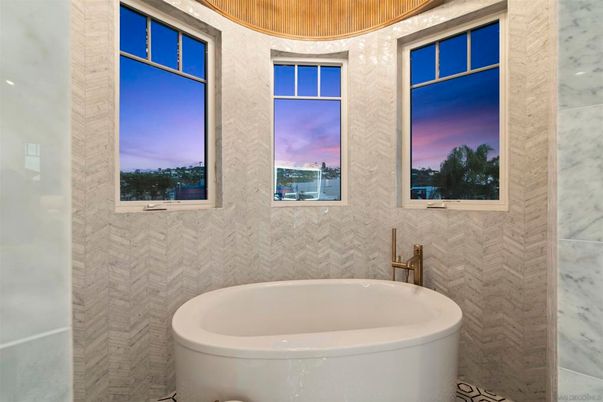 Bathroom, Free Standing Baths, Interior