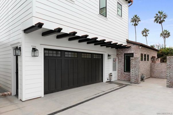 Detached Garage, Exterior