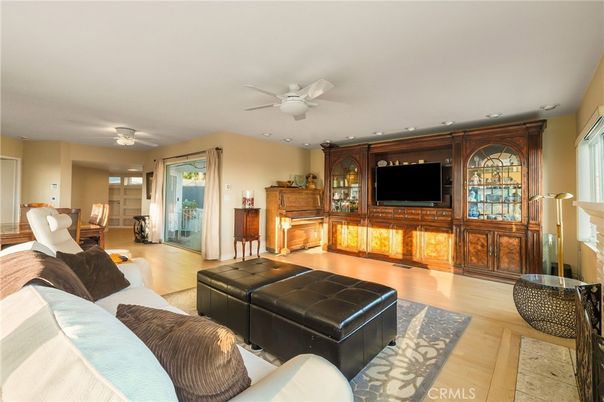 Dining room, Interior, Living room, Recessed Lighting, Wood Texture Flooring