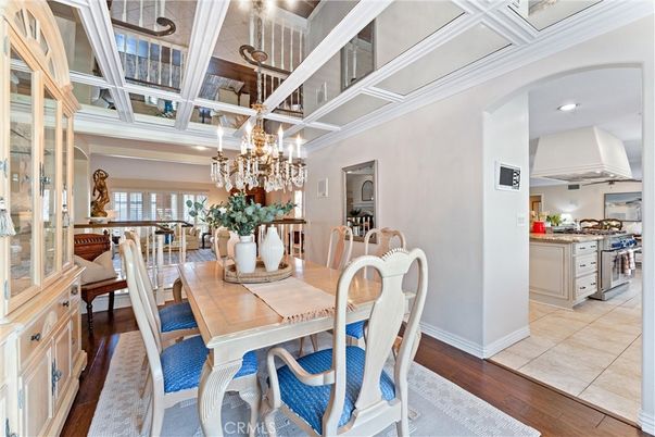 Chandelier, Dining room, Interior, Kitchen, Recessed Lighting, Wood Texture Flooring