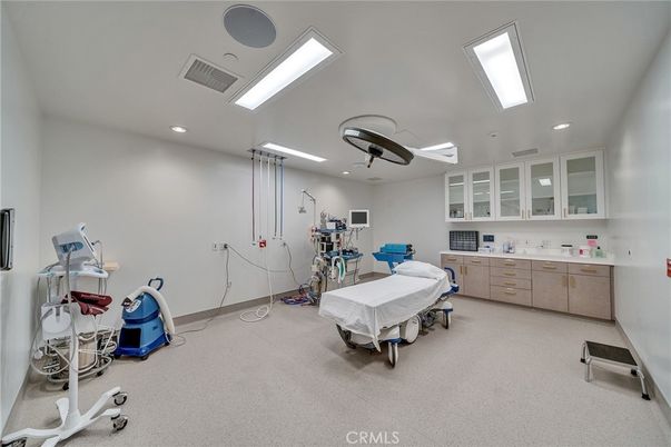 Fitness Equipment, Interior, Recessed Lighting