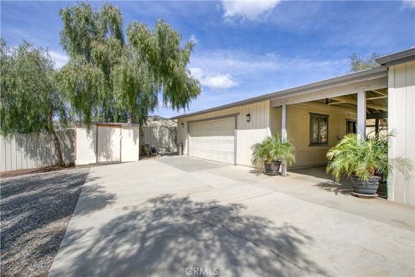 Detached Garage, Exterior