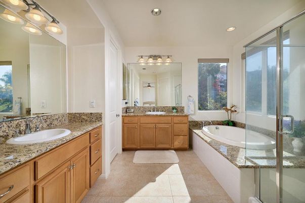 Bathroom, Dual Sink Vanities, Interior, Recessed Lighting