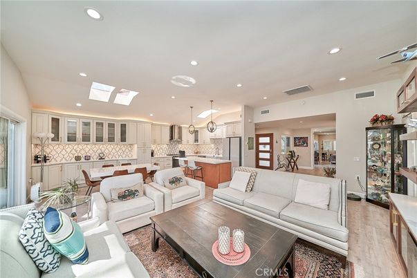 Dining room, Interior, Kitchen, Living room, Pendant Lights, Recessed Lighting, Wood Texture Flooring