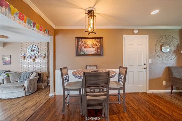 Dining room, Interior, Pendant Lights, Recessed Lighting, Stone Walls, Wood Texture Flooring