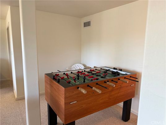 Game Room, Interior