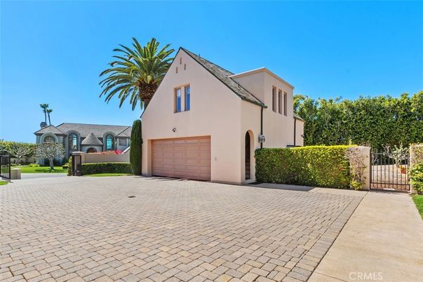 Attached, Exterior, Facade, Spanish Mediterranean