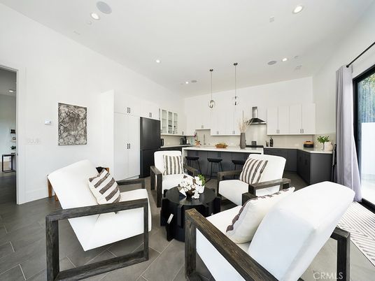 Interior, Kitchen, Living room, Pendant Lights, Recessed Lighting, Stainless Steel Appliances