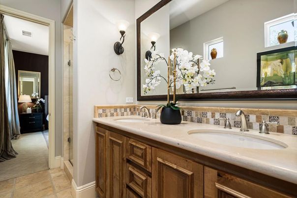 Bathroom, Dual Sink Vanities, Interior