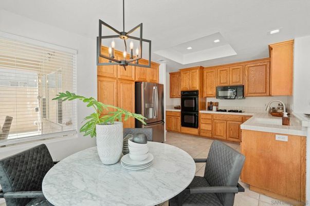 Dining room, Interior, Kitchen, Pendant Lights, Recessed Lighting, Stainless Steel Appliances
