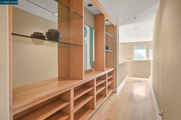 Interior, Walk-in Closets, Wood Texture Flooring