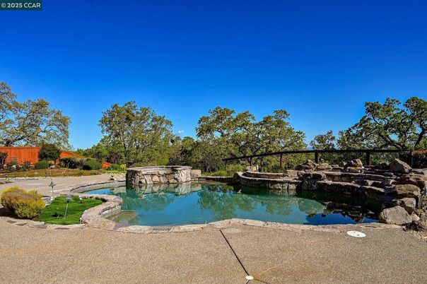 Exterior, Lake, Pool