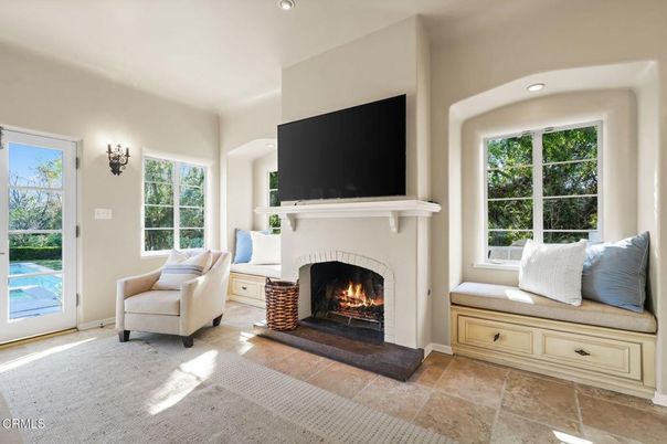 Fireplace, Interior, Recessed Lighting